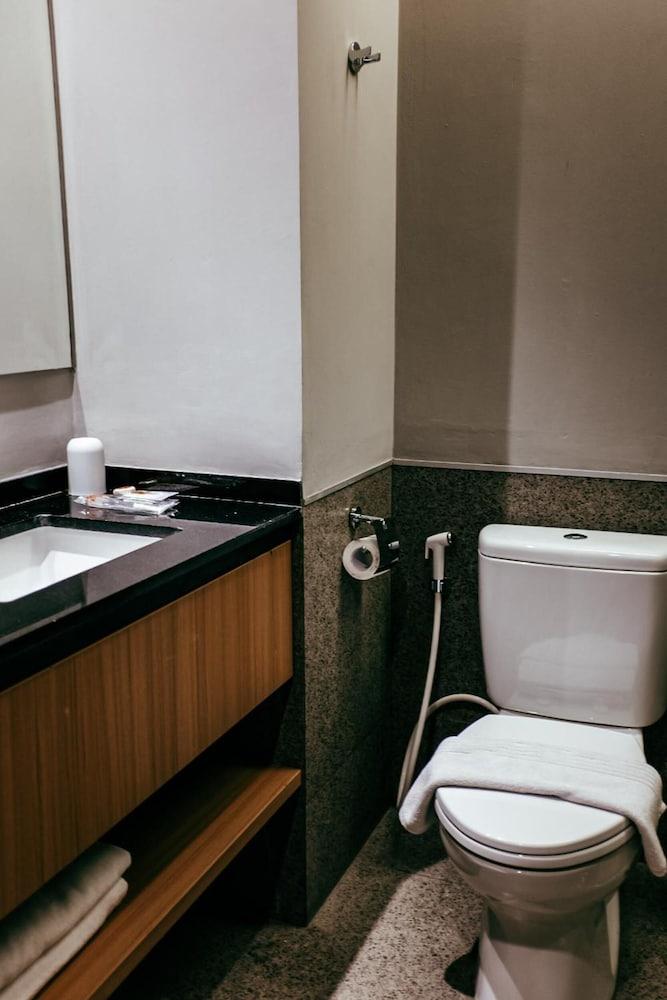 Kytos Hotel Бандунг Экстерьер фото
