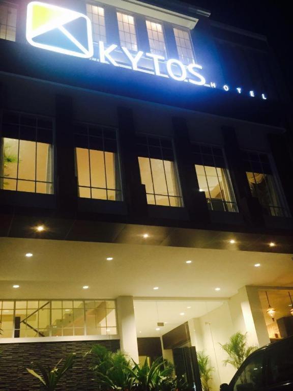 Kytos Hotel Бандунг Экстерьер фото